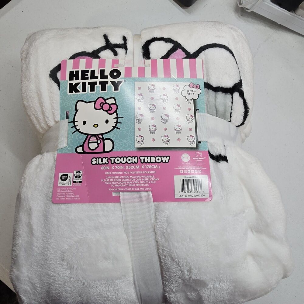 NWT Hello Kitty Licensed 60" x 70" Silk Touch Throw Super Soft